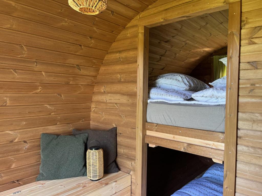 Letto o letti in una camera di Hestehaven Camping
