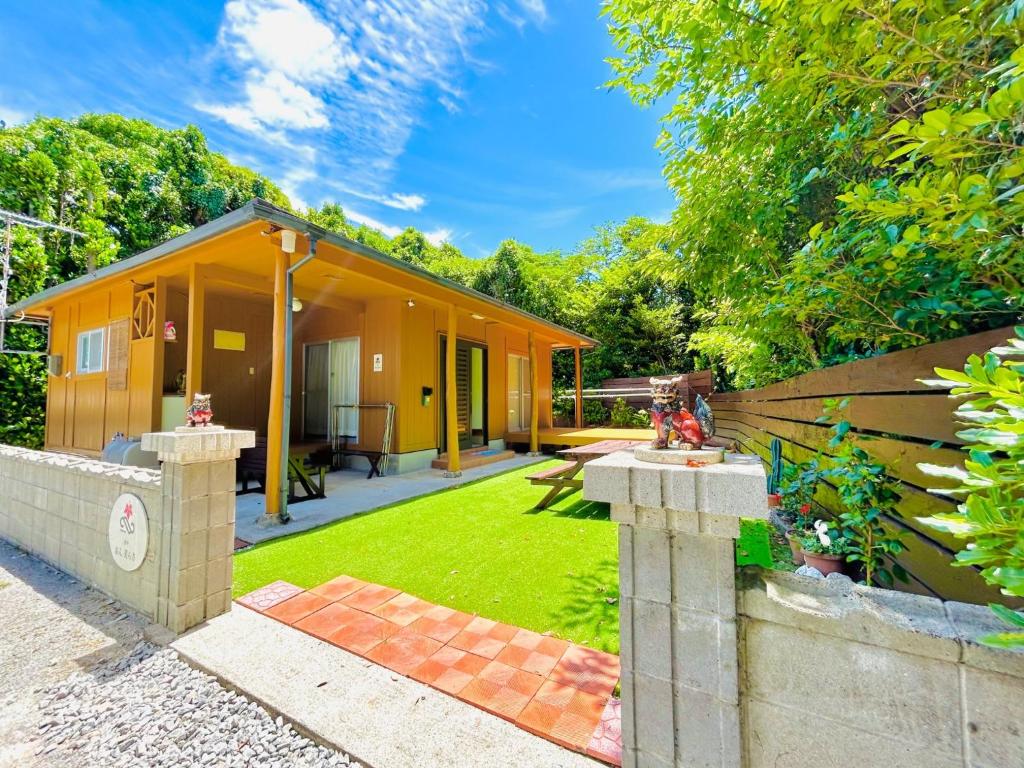 O grădină în afara Private Villa - Vacation STAY 36268v