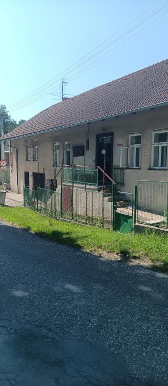 Budova, kde se ubytování v soukromí nachází