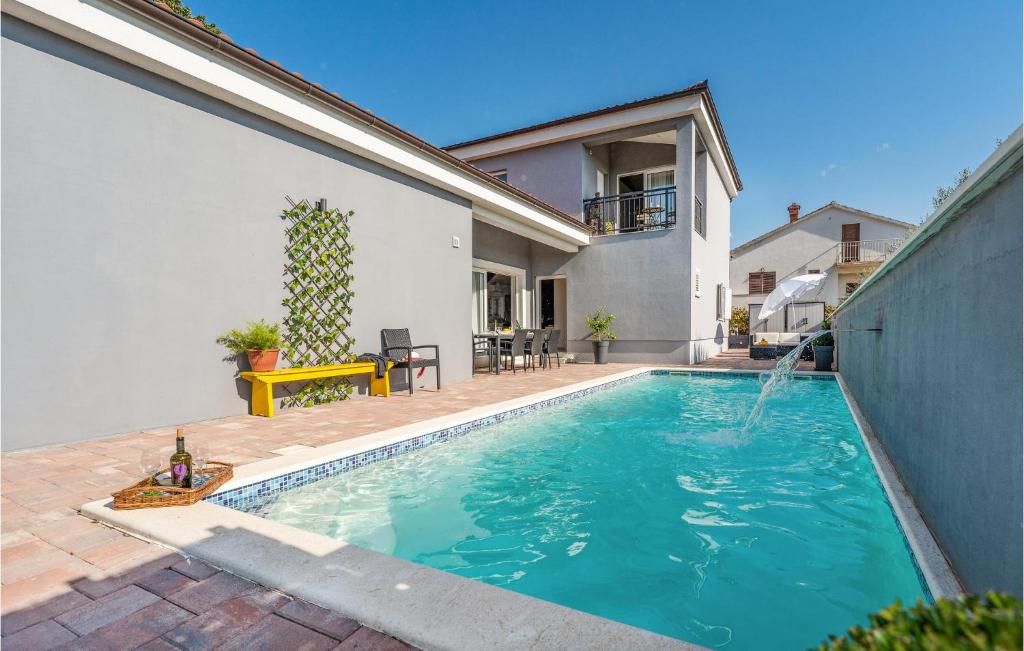 Πισίνα στο ή κοντά στο Nice Home In Privlaka With Wifi