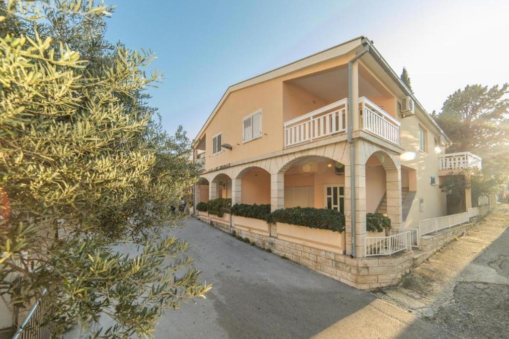 Bygningen som lejligheden ligger i