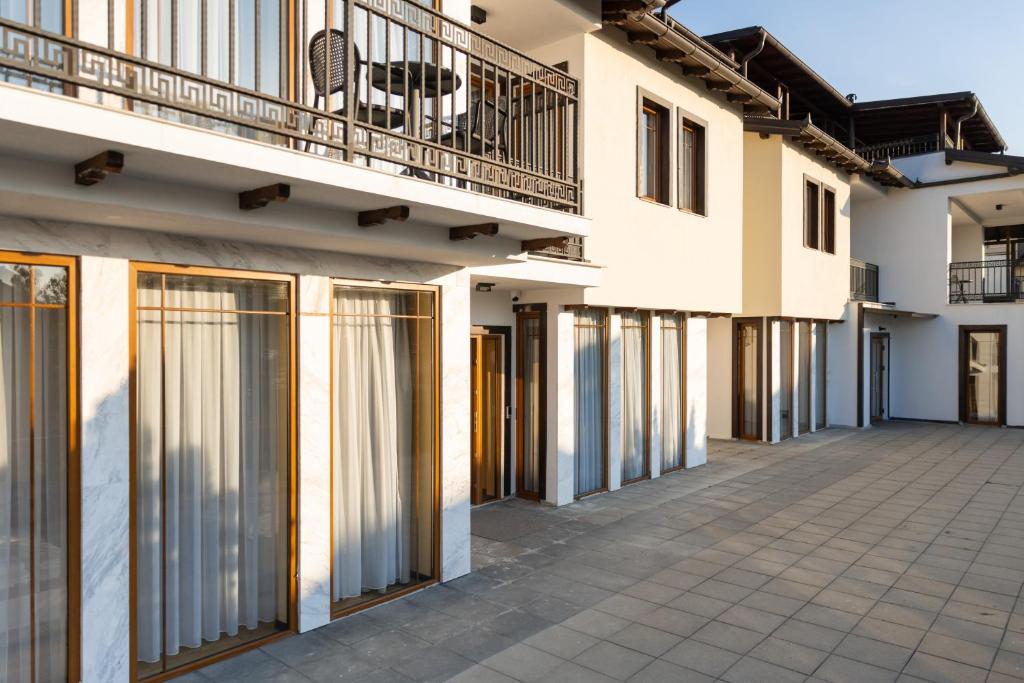 Budova, kde se aparthotel nachází