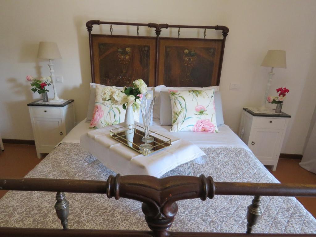 A bed or beds in a room at La Casa del Borgo Antico