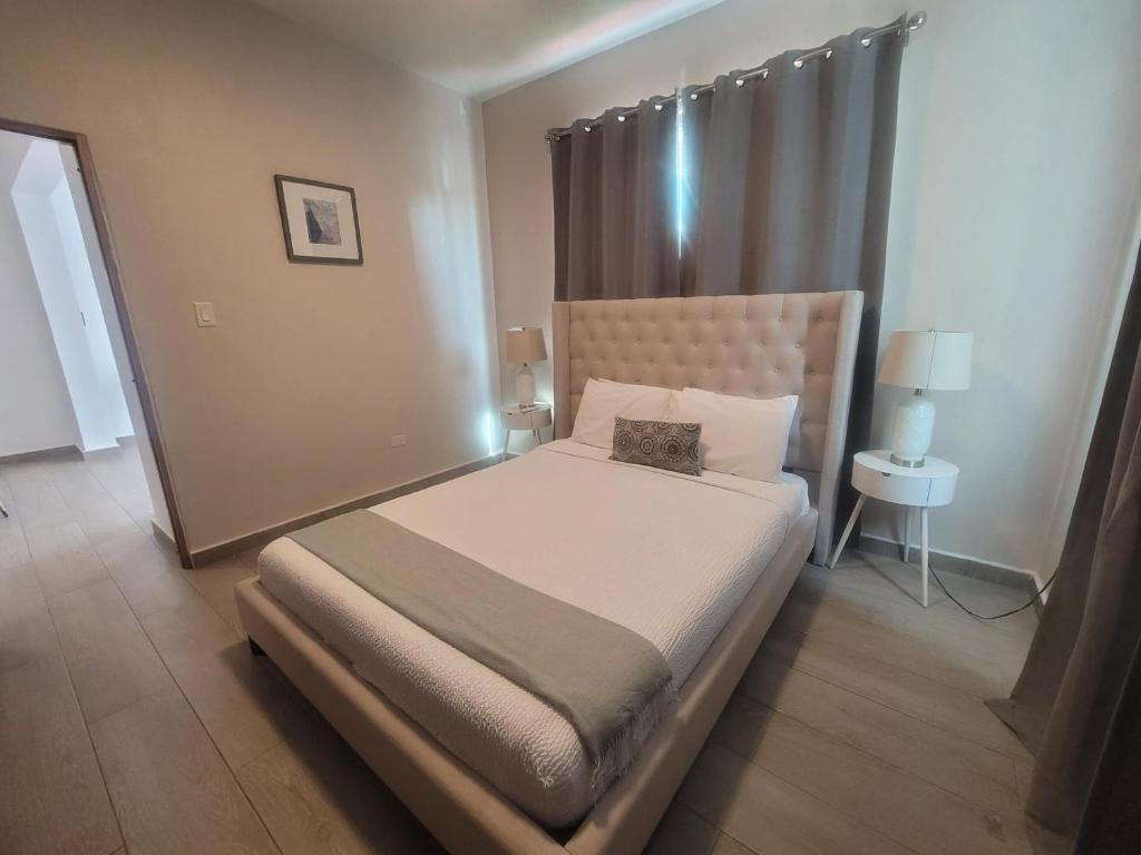 Postel nebo postele na pokoji v ubytování 2058 España by Stay with Bear