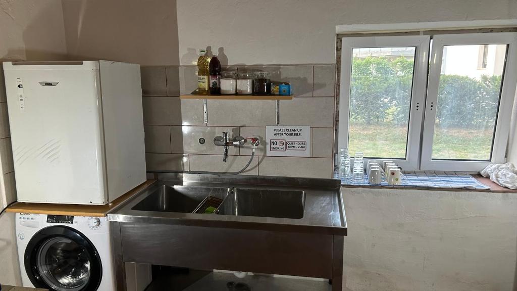 Kuchyň nebo kuchyňský kout v ubytování Nomads Glamp