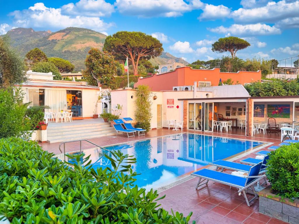 A piscina em ou perto de Hotel Villa Mena