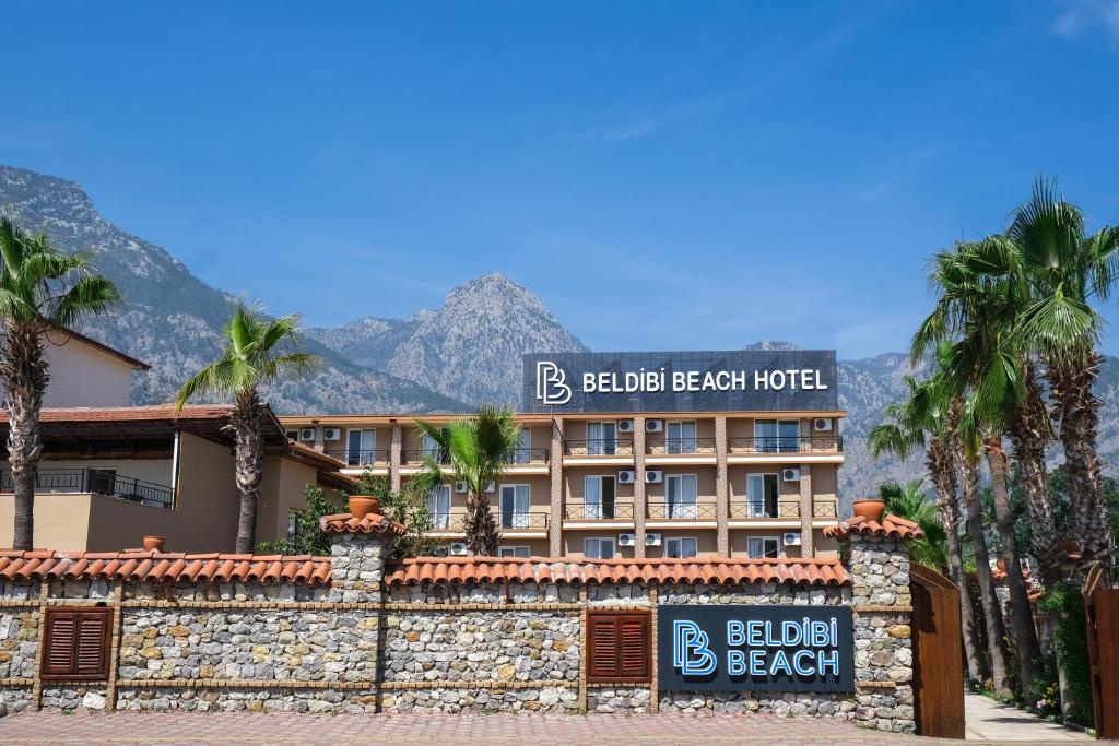 Nespecifikovaný výhled na hory nebo výhled na hory při pohledu z hotelu