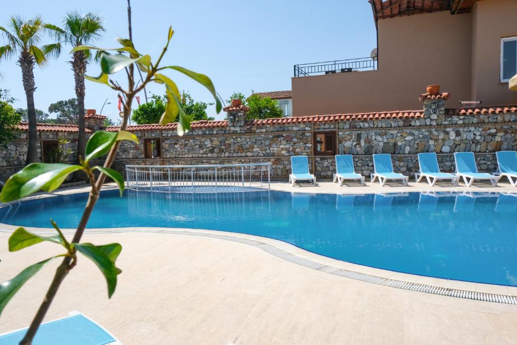 Bazén v ubytování Beldibi Beach Hotel nebo v jeho okolí