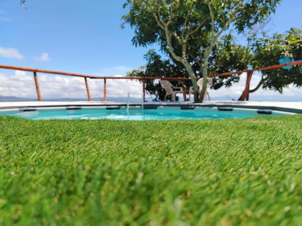 Bazén v ubytování Glamping Orosierra nebo v jeho okolí