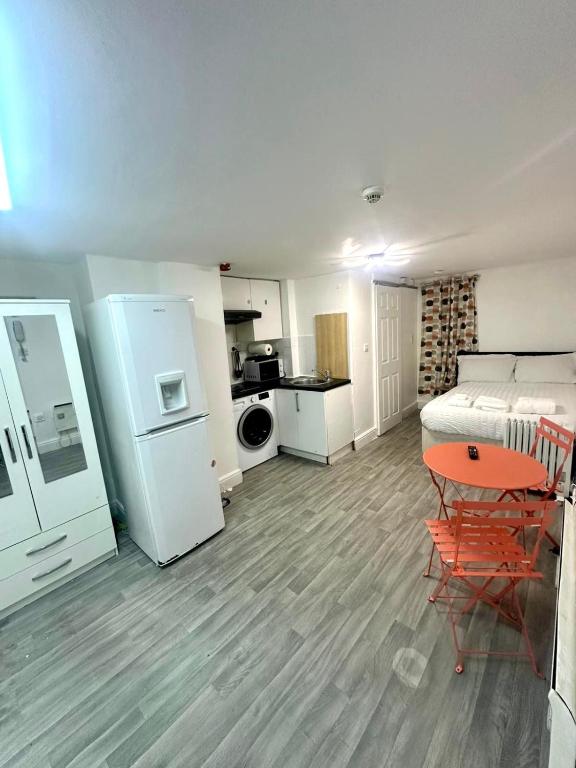 Η κουζίνα ή μικρή κουζίνα στο Stylish Studio Apartment