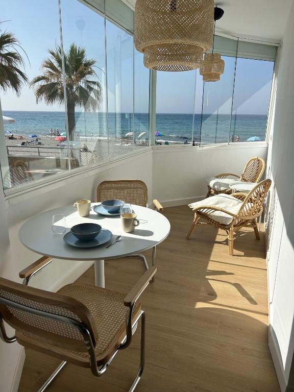 Seashore Apartment - Apartamento a la orilla del mar en Nerja