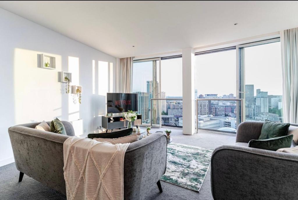 TV a/nebo společenská místnost v ubytování Rotunda -Birmingham City Views