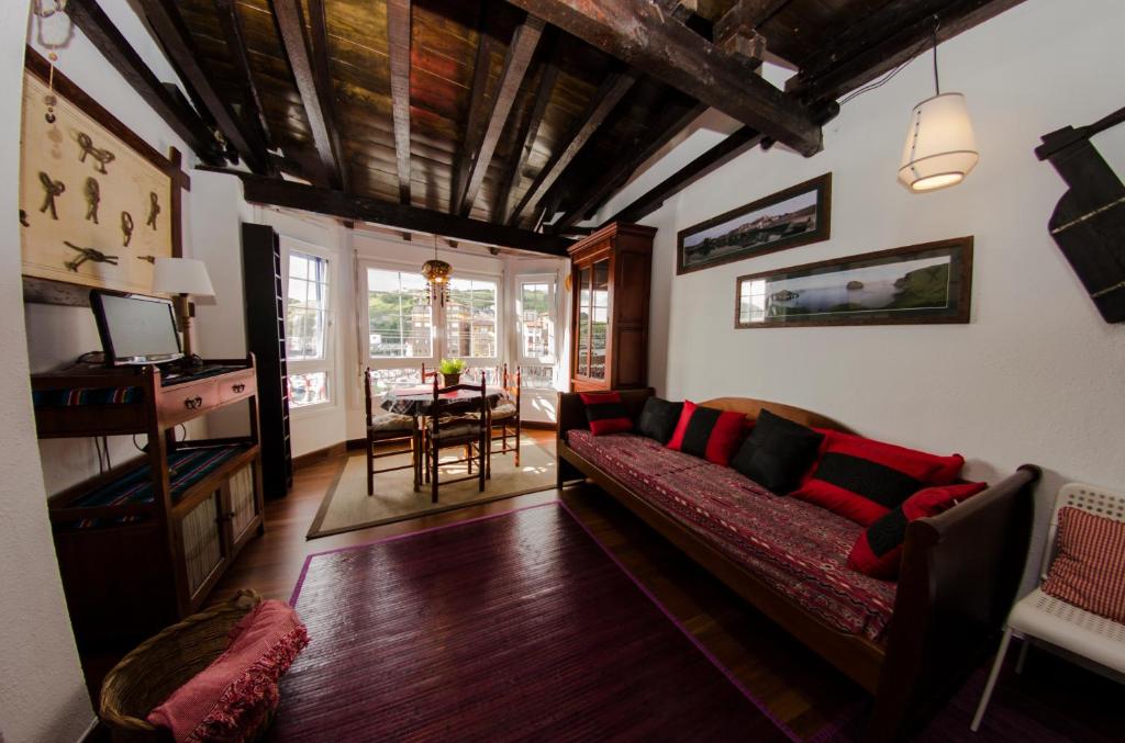 Andra Mari Portua EBI0212 y EBI1293 - 4