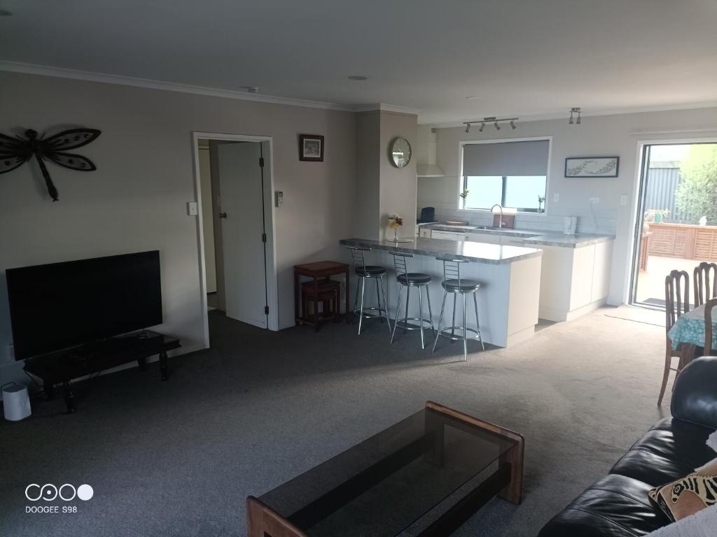 Cozy spacious estuary view three bedroom townhouse - Resim 11