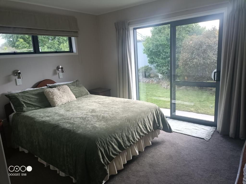 Cozy spacious estuary view three bedroom townhouse - Resim 2