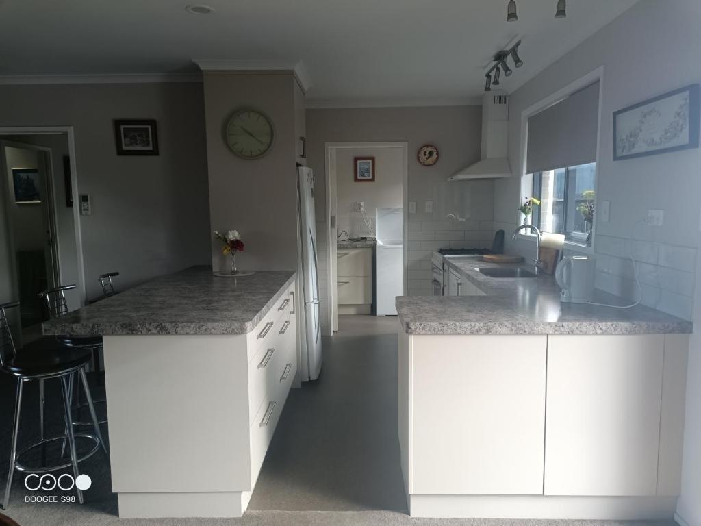 Cozy spacious estuary view three bedroom townhouse - Resim 3