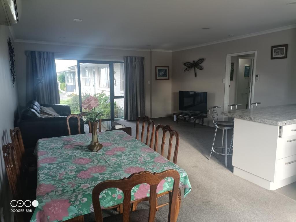 Cozy spacious estuary view three bedroom townhouse - Resim 19