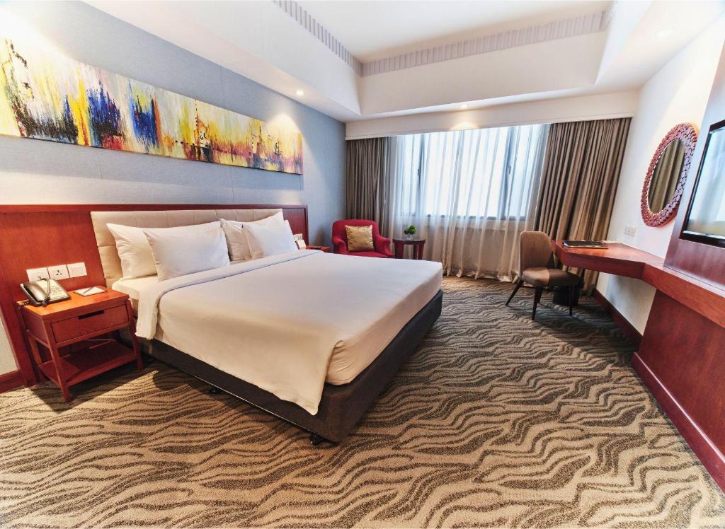 Executive Room with City / Boulevard / River View (subject to availability)