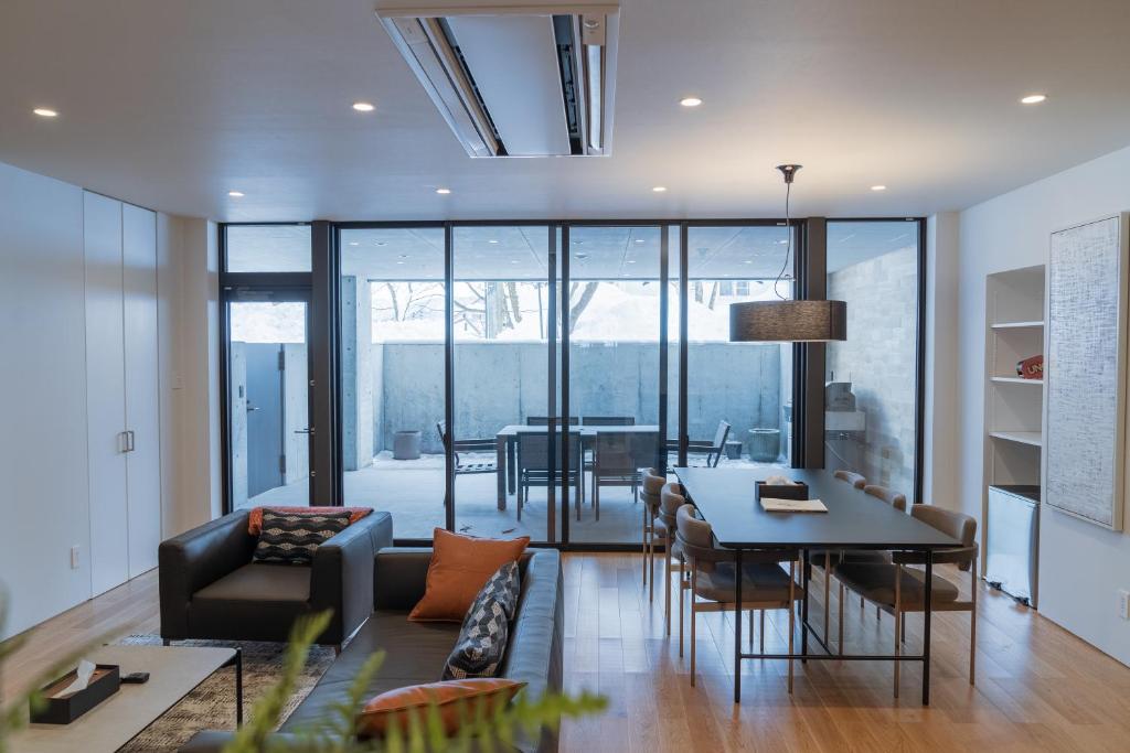 Posezení v ubytování Wadano Gateway Suites & Apartments