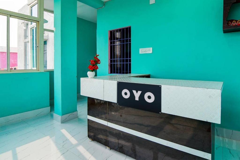 TV a/nebo společenská místnost v ubytování Hotel O MAA BHUASUNI RESIDENCY