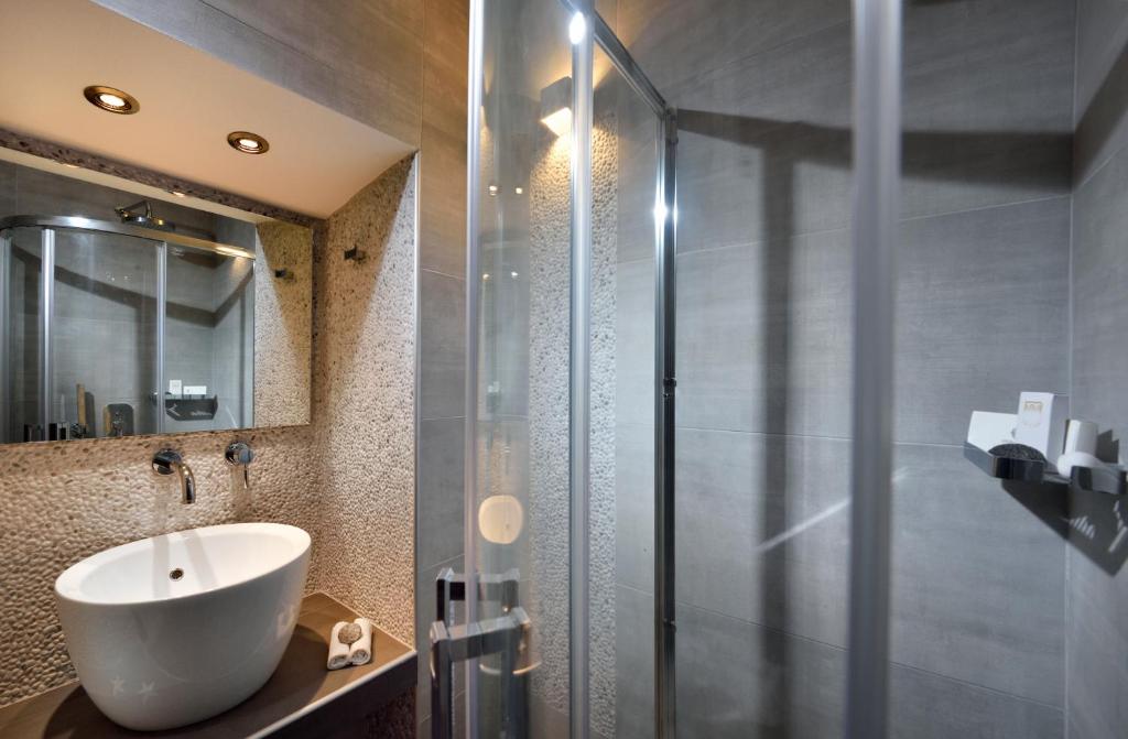 Koupelna v ubytování Hotel Nazos 1