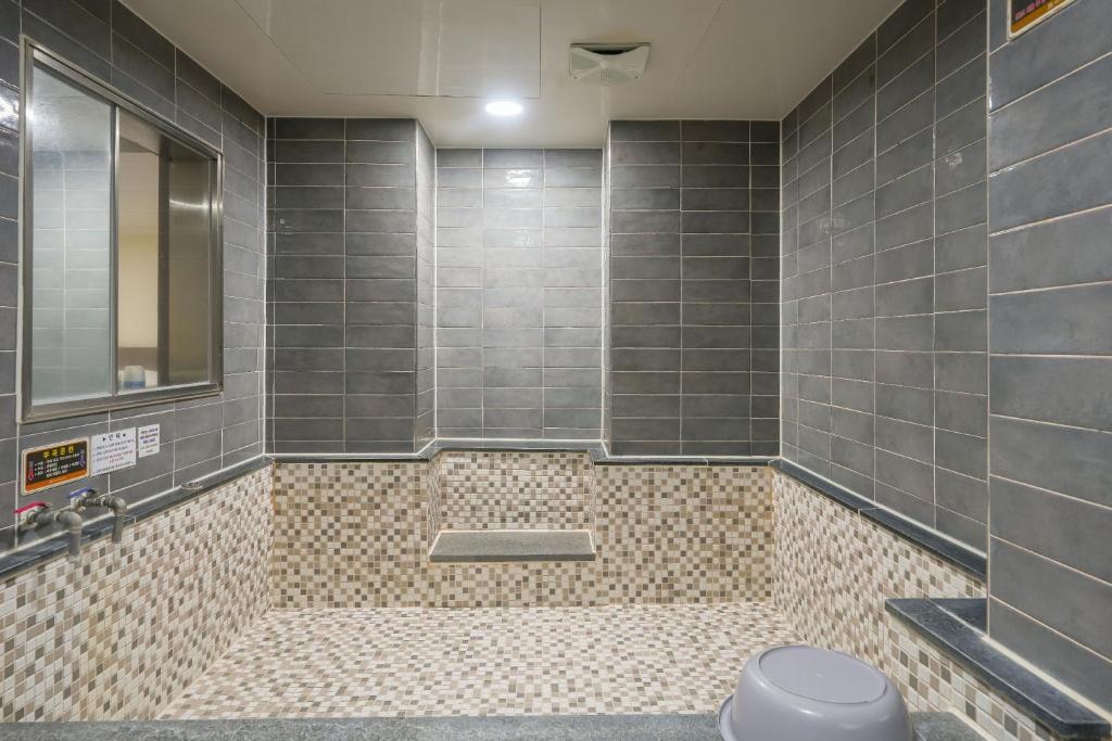 Bugok Royal Tourist Hotel - Habitación Familiar