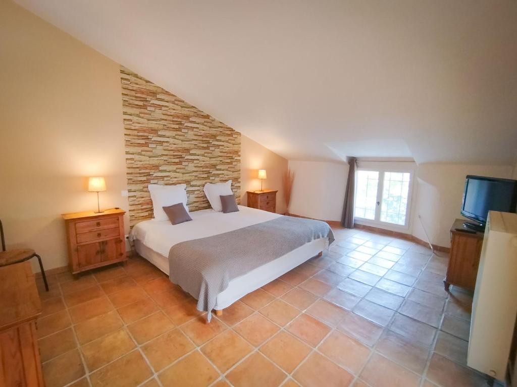 Le Mas de Gleyzes - Charme Authentique & Détente avec Piscine - Habitación Doble De Surga