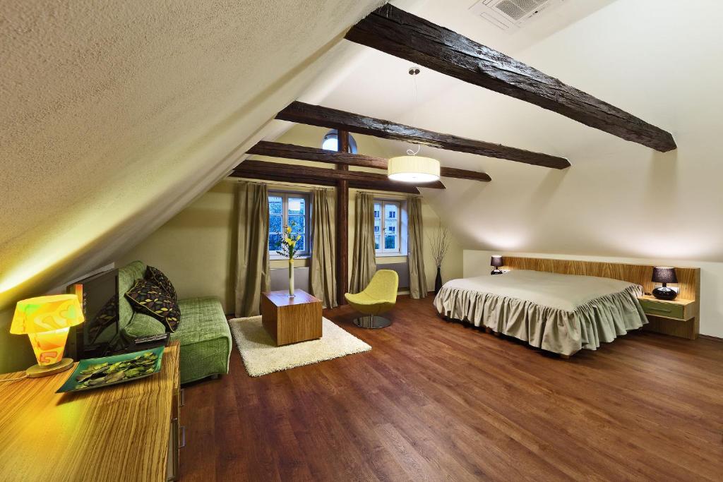 Ένα ή περισσότερα κρεβάτια σε δωμάτιο στο Hotel Edward Kelly