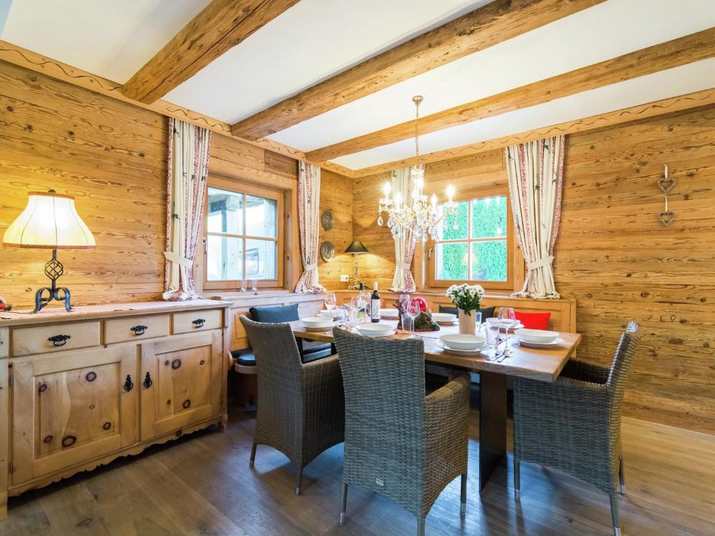 Fotografie z fotogalerie ubytování Detached holiday home in Ellmau near the ski lift v destinaci Ellmau