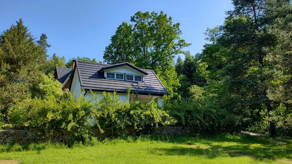Taman di luar Szept - Biały Domek