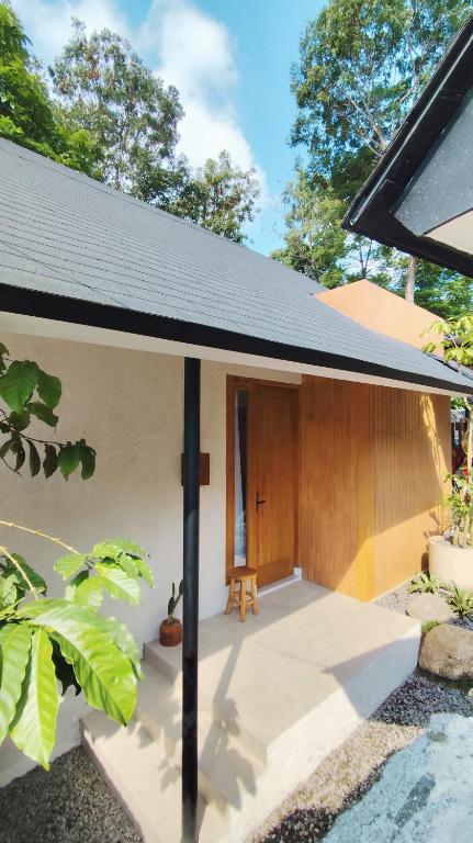 Casa Benna - Salatiga - Habitación Doble Con Vistas Al Parque