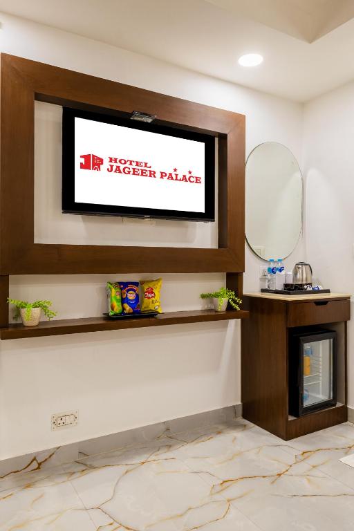 Kuchyň nebo kuchyňský kout v ubytování Hotel Jageer Palace Near Mayapuri Metro Station