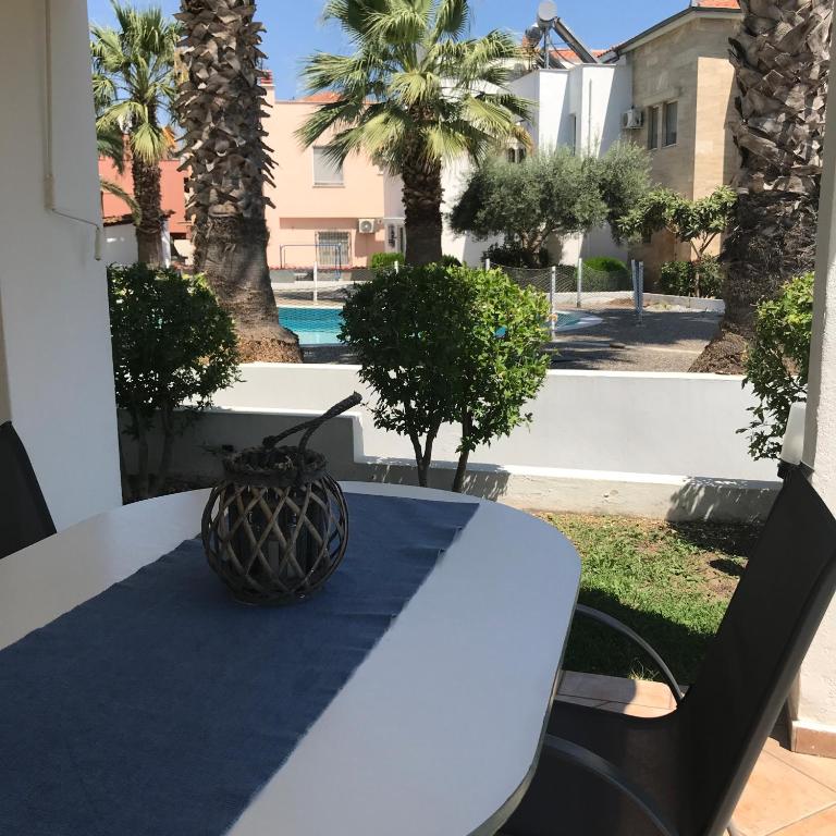 Bazén v ubytovaní Blue Oasis Maisonette alebo v jeho blízkosti