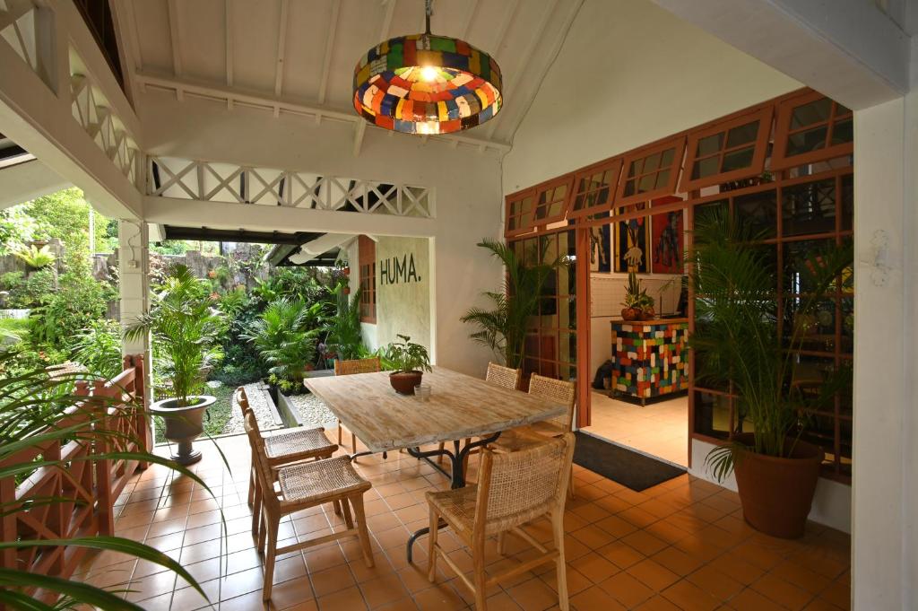 Posezení v ubytování Huma Yogyakarta Hostel