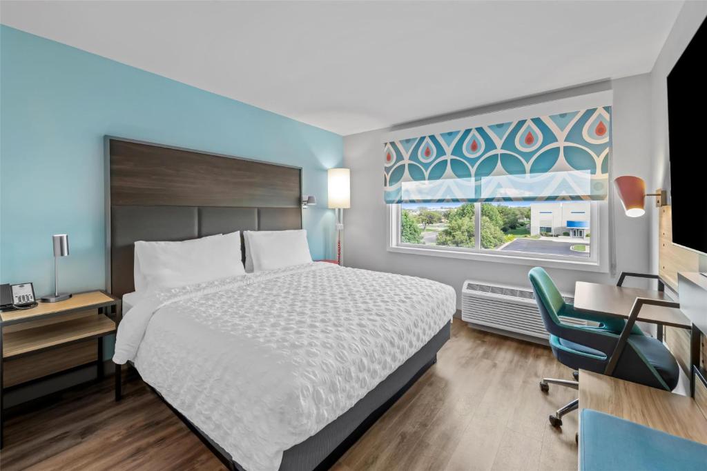 Tru By Hilton Kansas City Airport - Habitación King Con Ducha A Ras De Suelo
