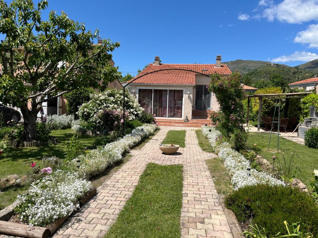 Taman di luar Super maison 5 pièces avec jardin