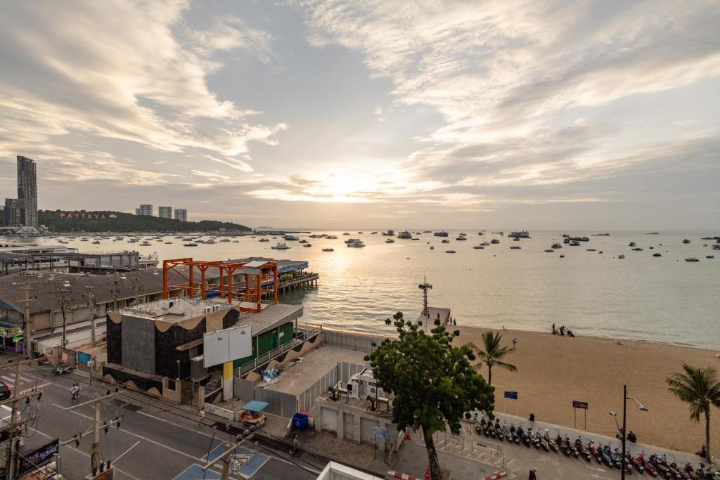 Cloudotel Walking Street Pattaya - Resim 5