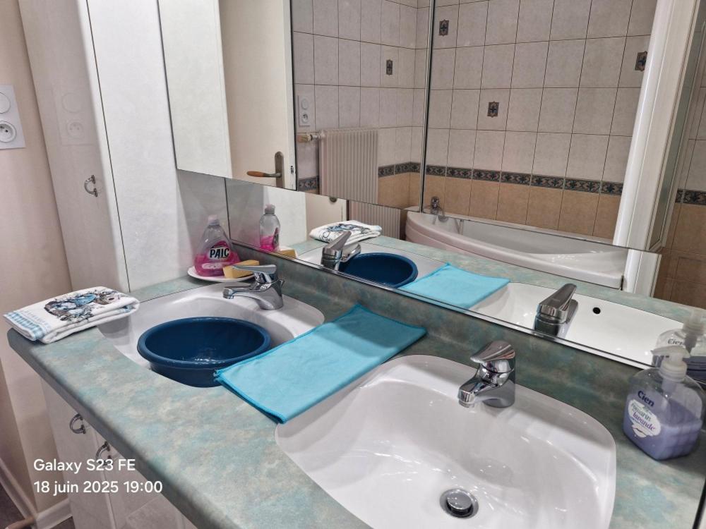 Koupelna v ubytování Deux chambres confortables
