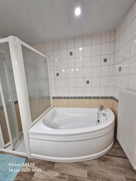 Koupelna v ubytování Deux chambres confortables