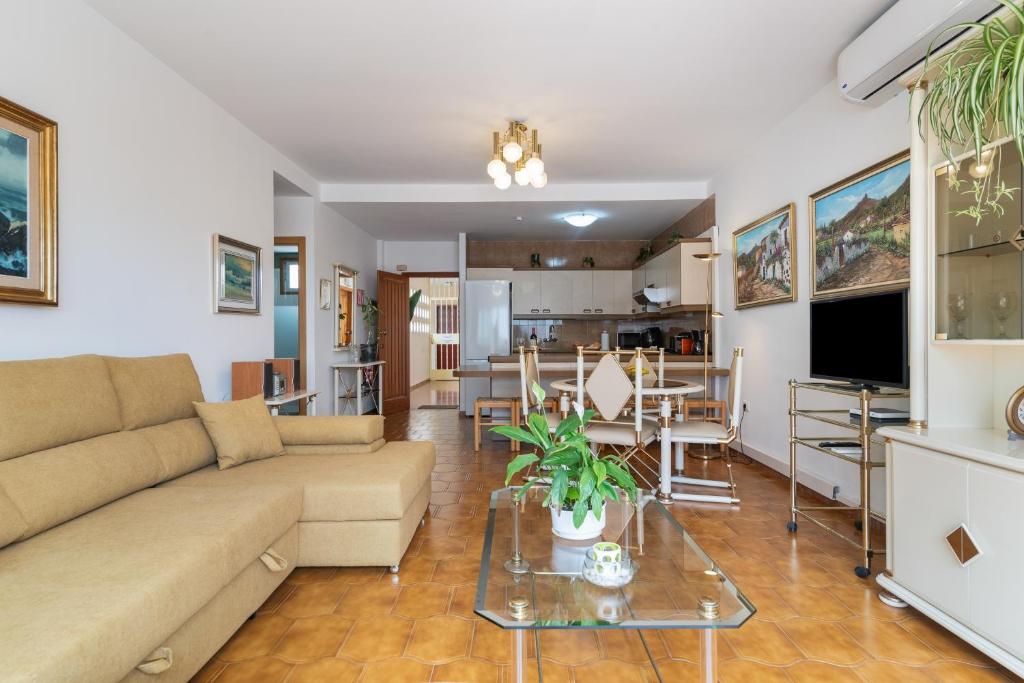 Kuchyňa alebo kuchynka v ubytovaní Penthouse Parque Santa Catalina- Ruvimag
