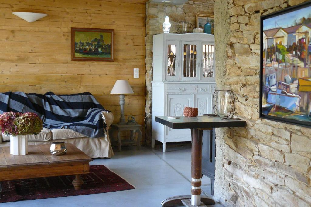 Posezení v ubytování Pretty cottage with Wifi by the sea
