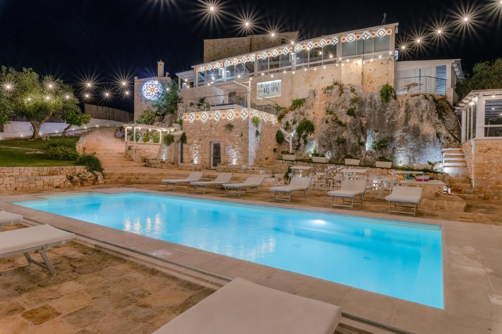 Bazén v ubytování La Terrazza Sulla Rupe Relais nebo v jeho okolí