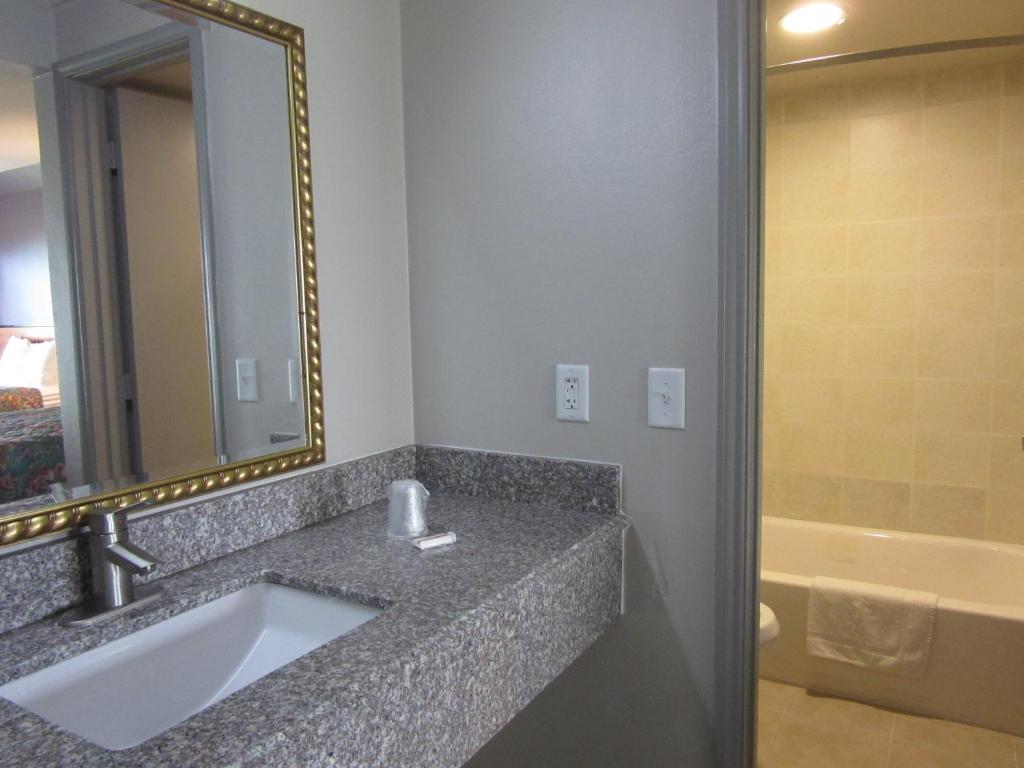 Rodeway Inn Arlington Entertainment District Area - Chambre Lit King-Size - Fumeurs