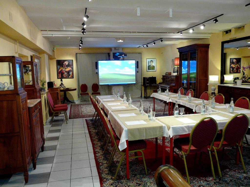 Restaurace v ubytování Hôtel de l'Abeille