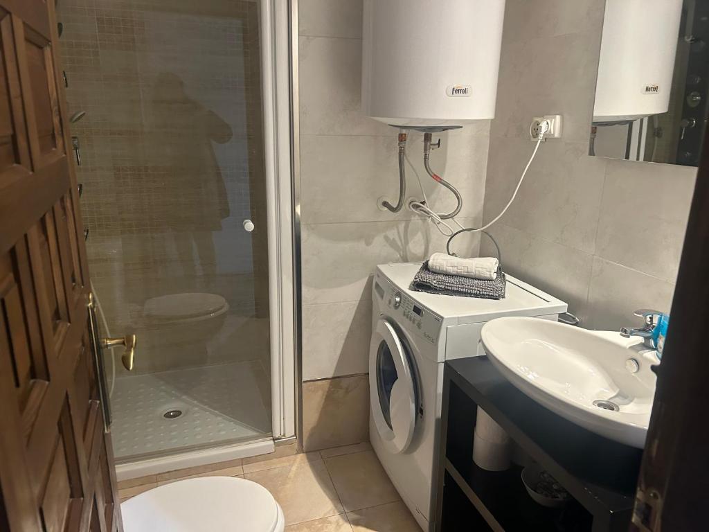 Koupelna v ubytování Loft wifi Centro espectacular terraza con todos los servicios