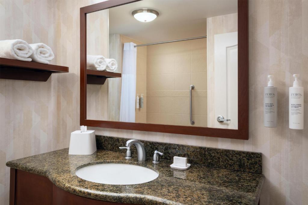 Hampton Inn & Suites Knoxville-Turkey Creek Farragut photo