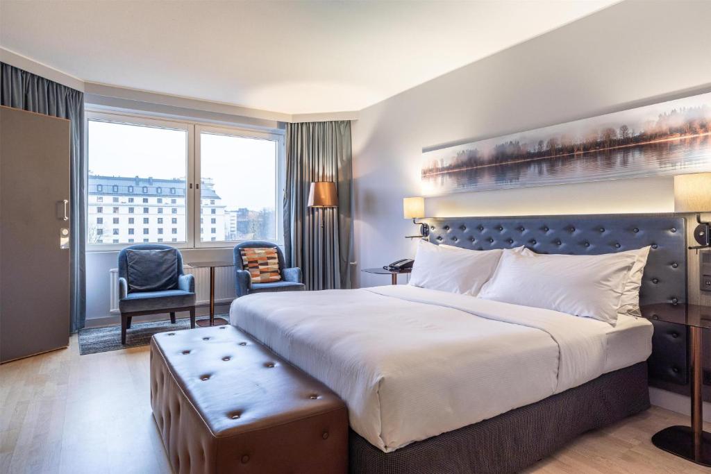 Postel nebo postele na pokoji v ubytování Hilton Helsinki Strand