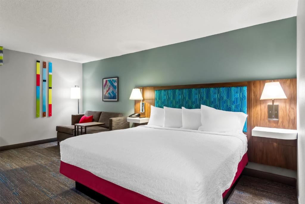 Hampton Inn Jacksonville Ponte Vedra - Estudio King Con Sofá Cama