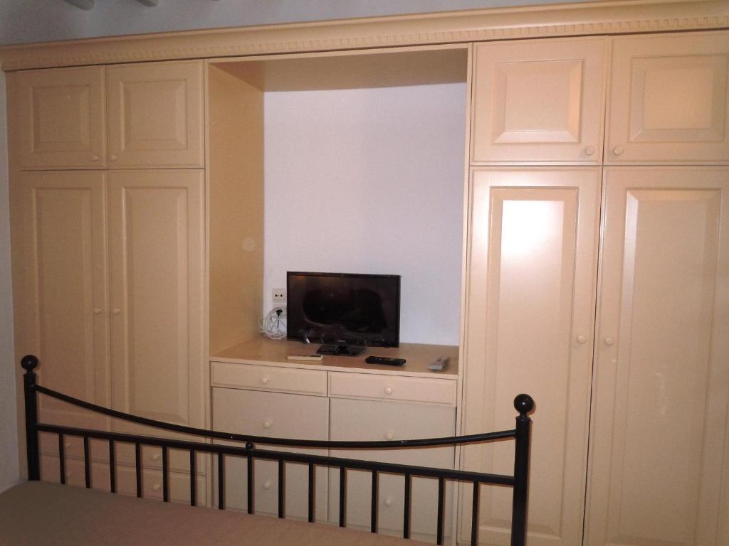 A television and/or entertainment centre at Anthos House