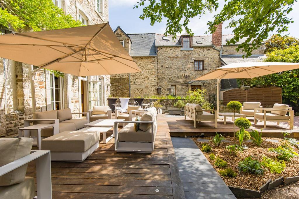 Posezení v ubytování Hôtel Le D'Avaugour